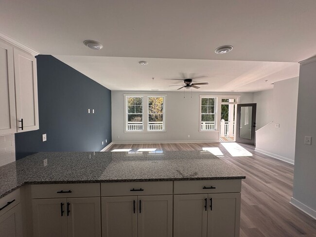 Building Photo - Spacious Two-Bedroom Condo off Masonboro Loop