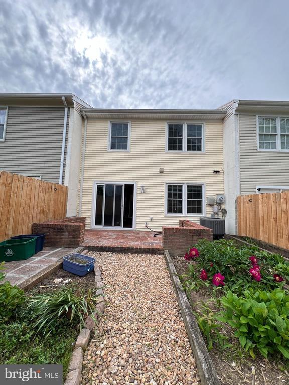 Building Photo - 12320 Woodlawn Ct
