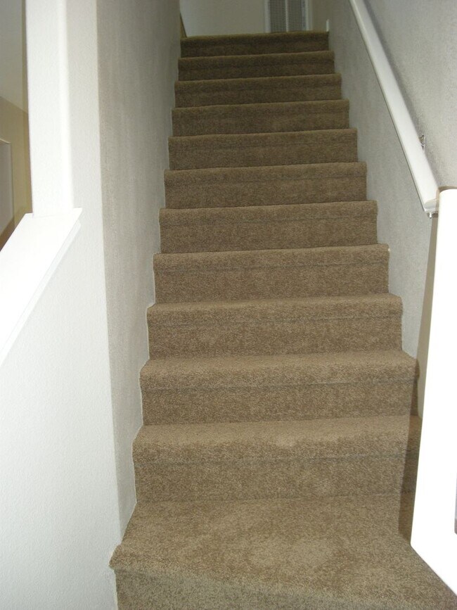 Building Photo - Two Bedroom, Two and a Half Bath Townhome ...