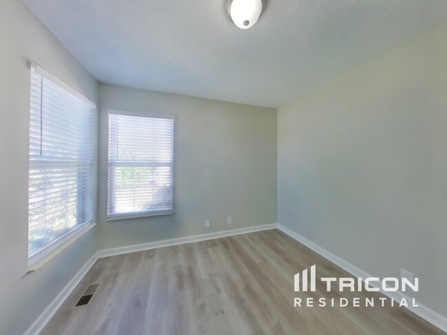 Building Photo - 1022 Ridge Trail
