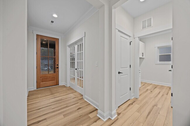 Building Photo - 1030 Gibson Rd