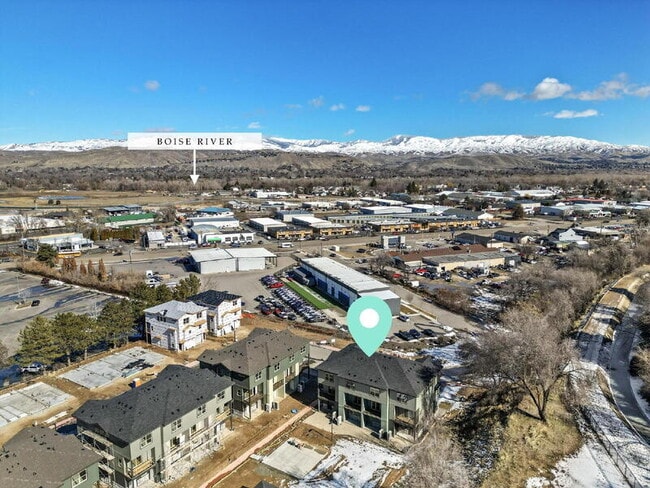 Building Photo - 7475 W Swain Ln