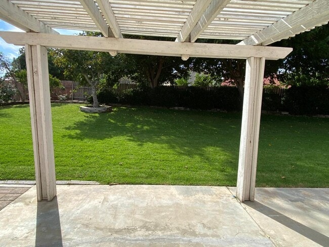 Building Photo - 4414 Royal Pine Cir