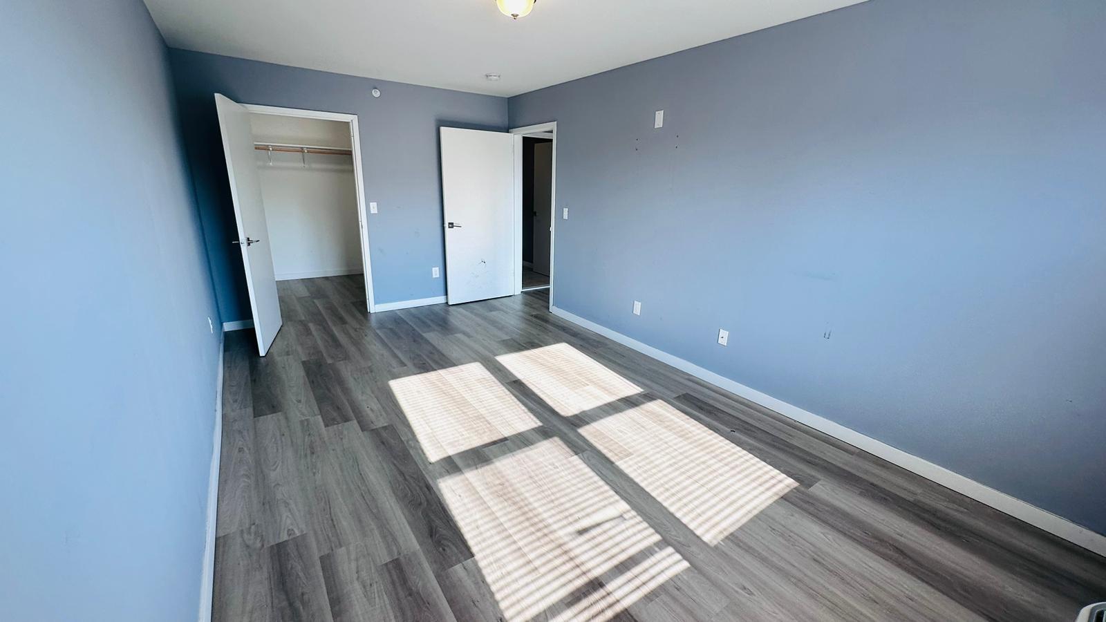 Building Photo - 216 12th Ave