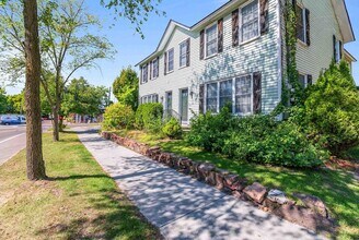 Building Photo - 30-32 Sherman St - Lakefront Living, Right in the Heart of Burlington