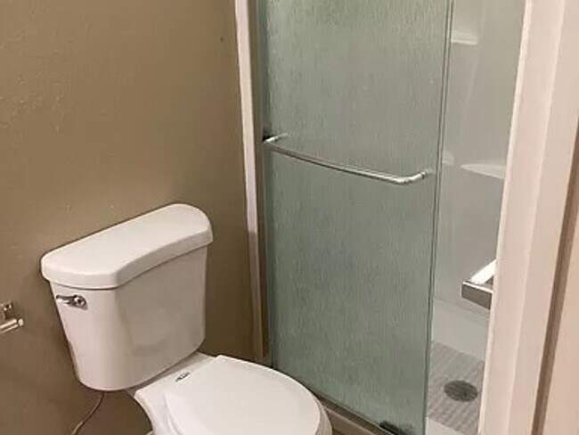 Building Photo - Well Kept Home in quite area of town