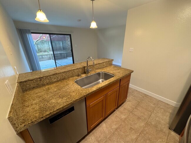 Building Photo - 1056 Grand-102