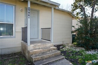Building Photo - 1006 Haynes St