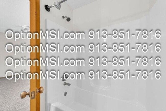 Building Photo - Overland park duplex!