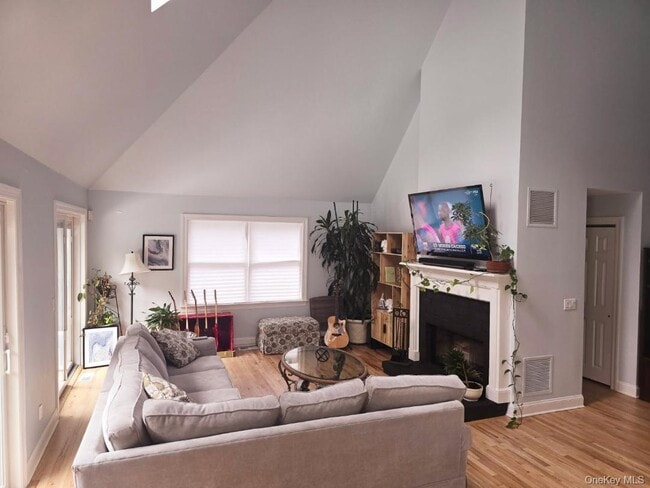 Building Photo - 3 Bennett Dr