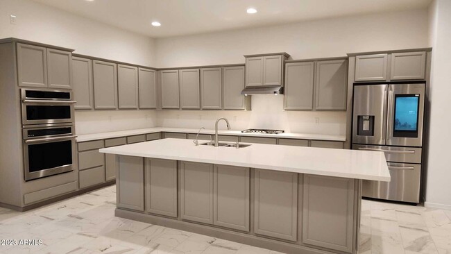 Building Photo - 14130 W El Cortez Pl