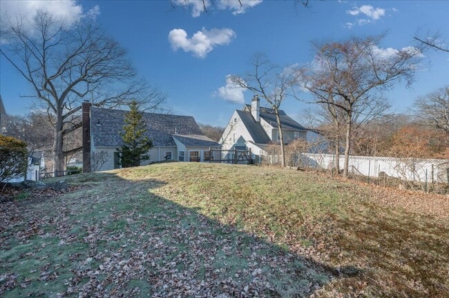 Building Photo - Updated Single Family Rental in White Plains