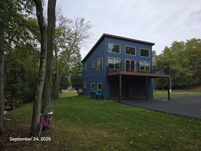 Building Photo - 416 S Eberhart Rd