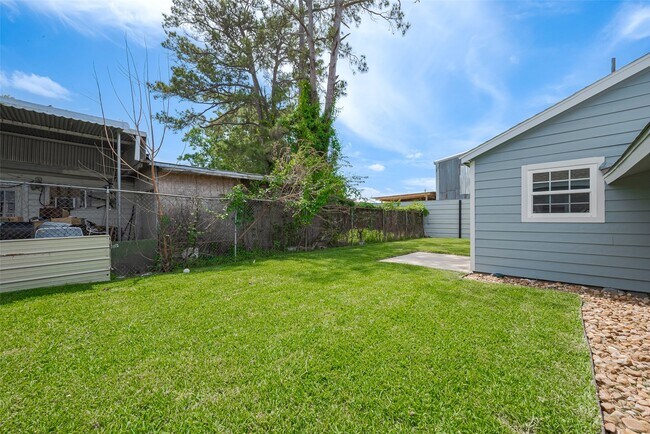 Building Photo - 4111 Beggs St