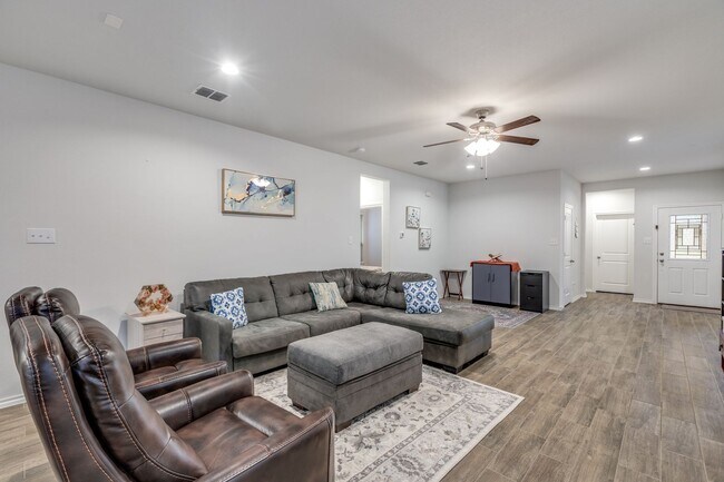 Building Photo - 3315 Celestial Ln