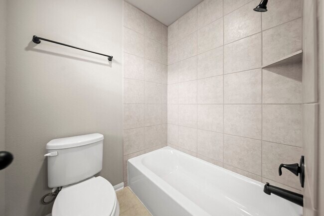 Building Photo - 307 Fairwood Springs Ln