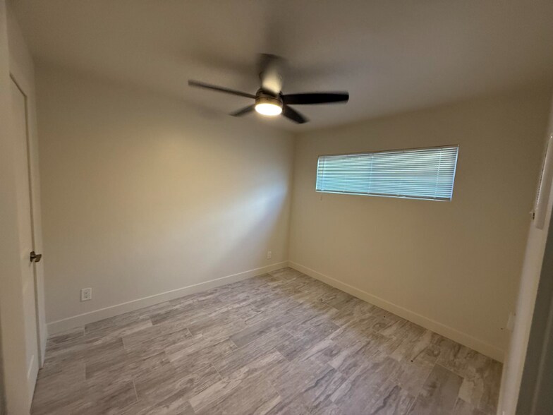 Building Photo - 8866 Donna Jean Ln