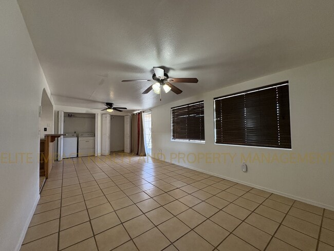 Building Photo - 4650 E Calle Aurora