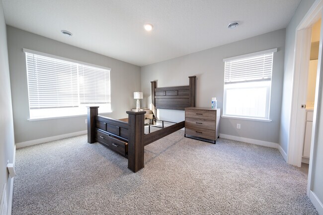 Building Photo - 17073 Dysart Pl