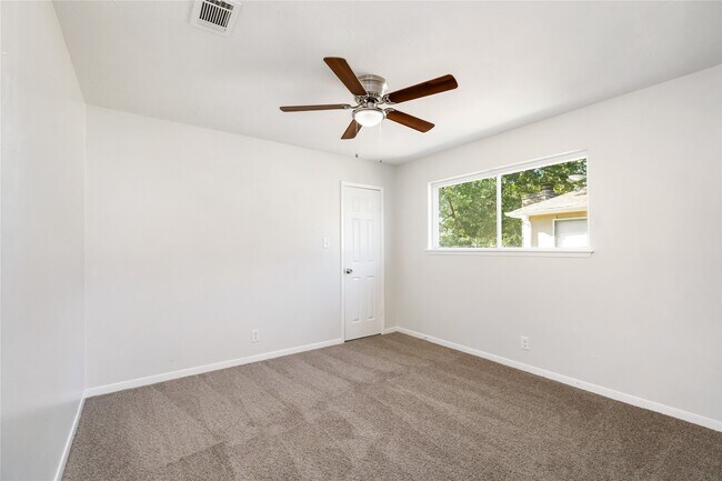 Building Photo - 24118 Spring Mill Ln