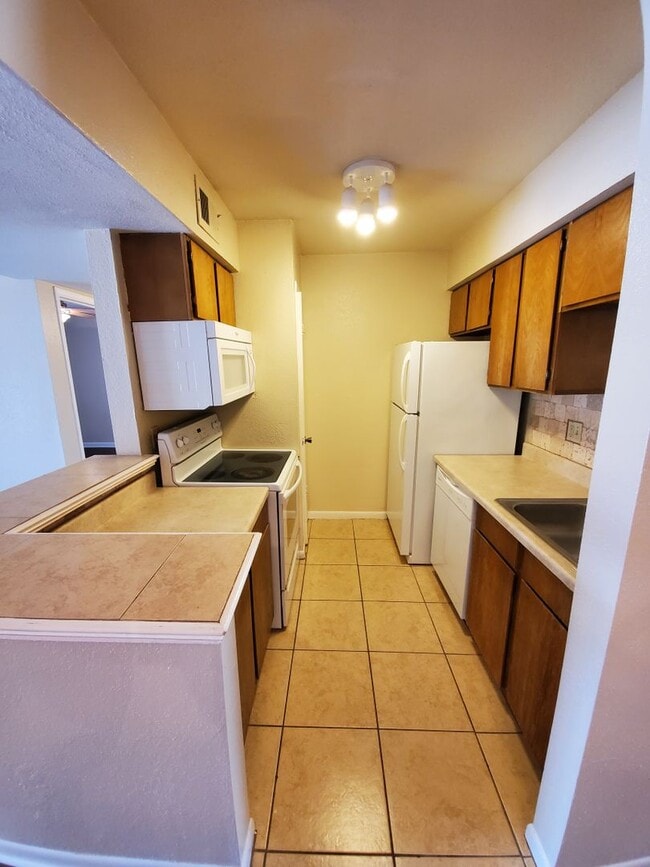 Building Photo - 904#105*