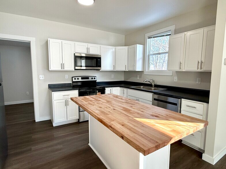 Building Photo - 427 Jefferson St