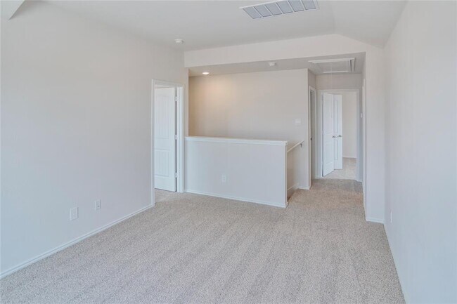 Building Photo - 361 Sandringham Lp