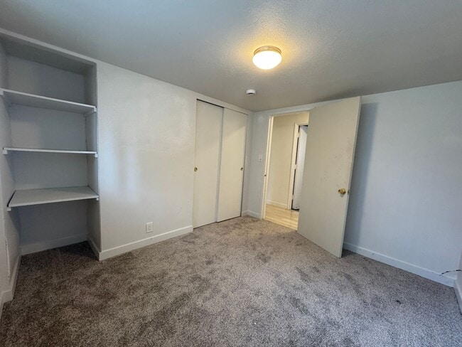 Building Photo - 3Bd/1Ba Mountlake Terrace House