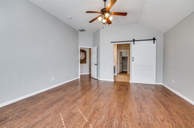 Building Photo - Amazing 3 Bed, 2 Bath Rental Available in ...