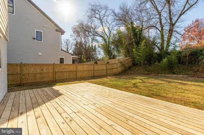 Building Photo - 8730 Ewing Dr