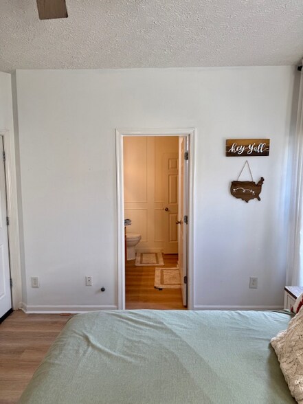 Building Photo - 1044 Rambling Brook Rd