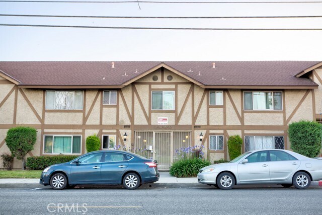 Building Photo - 313 S Almansor St