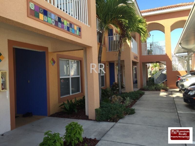 Building Photo - Santa Barbara Villas