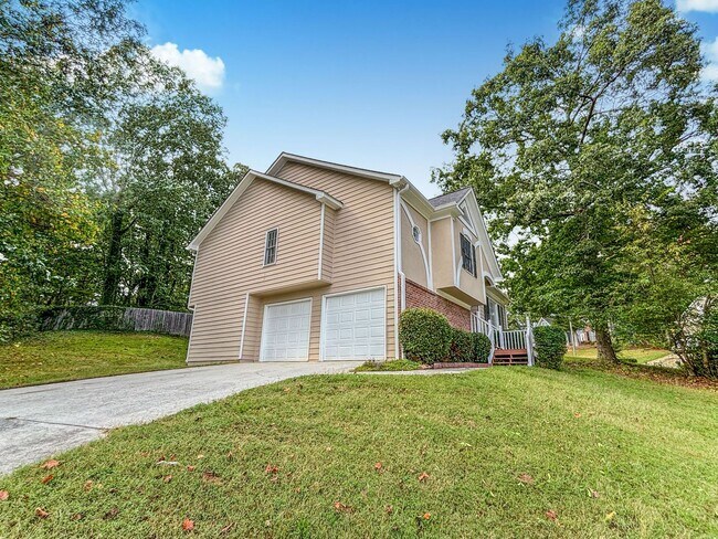 Building Photo - Beautiful and Comfortable Home in Mableton!