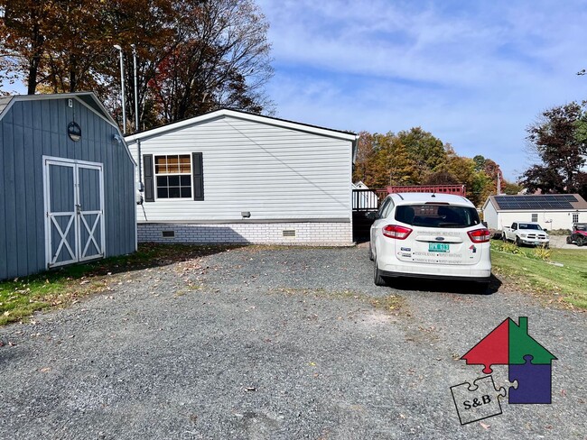 Building Photo - Your Dream Home Awaits: Spacious 3-Bedroom...