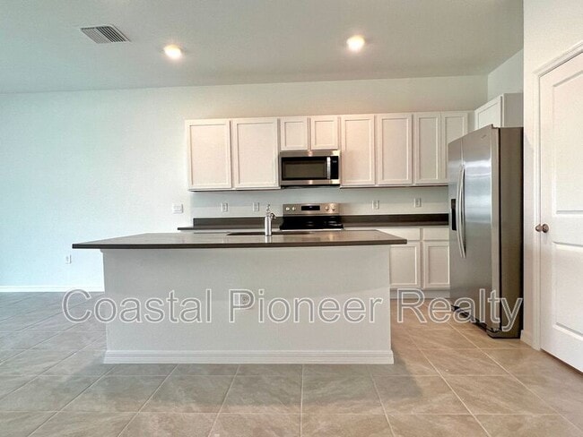 Building Photo - 3514 White Dandelion Ct