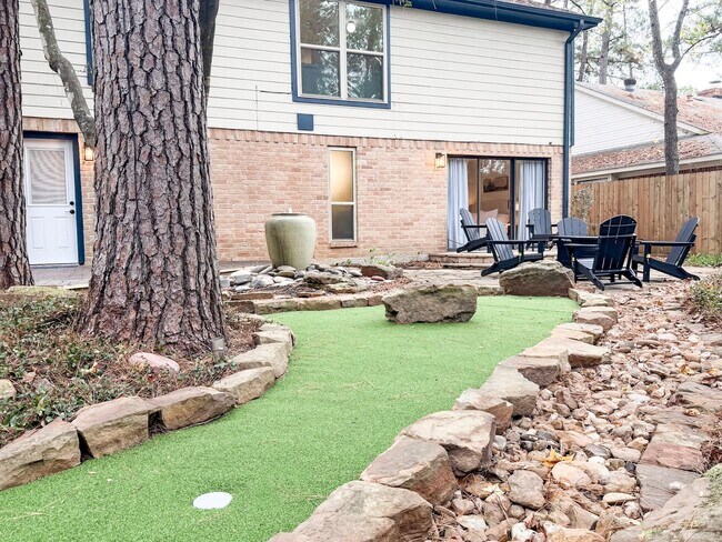 Building Photo - 29 Pinewood Forest Ct