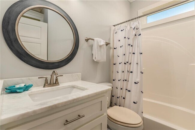 Building Photo - 1913 Cadillac Ave