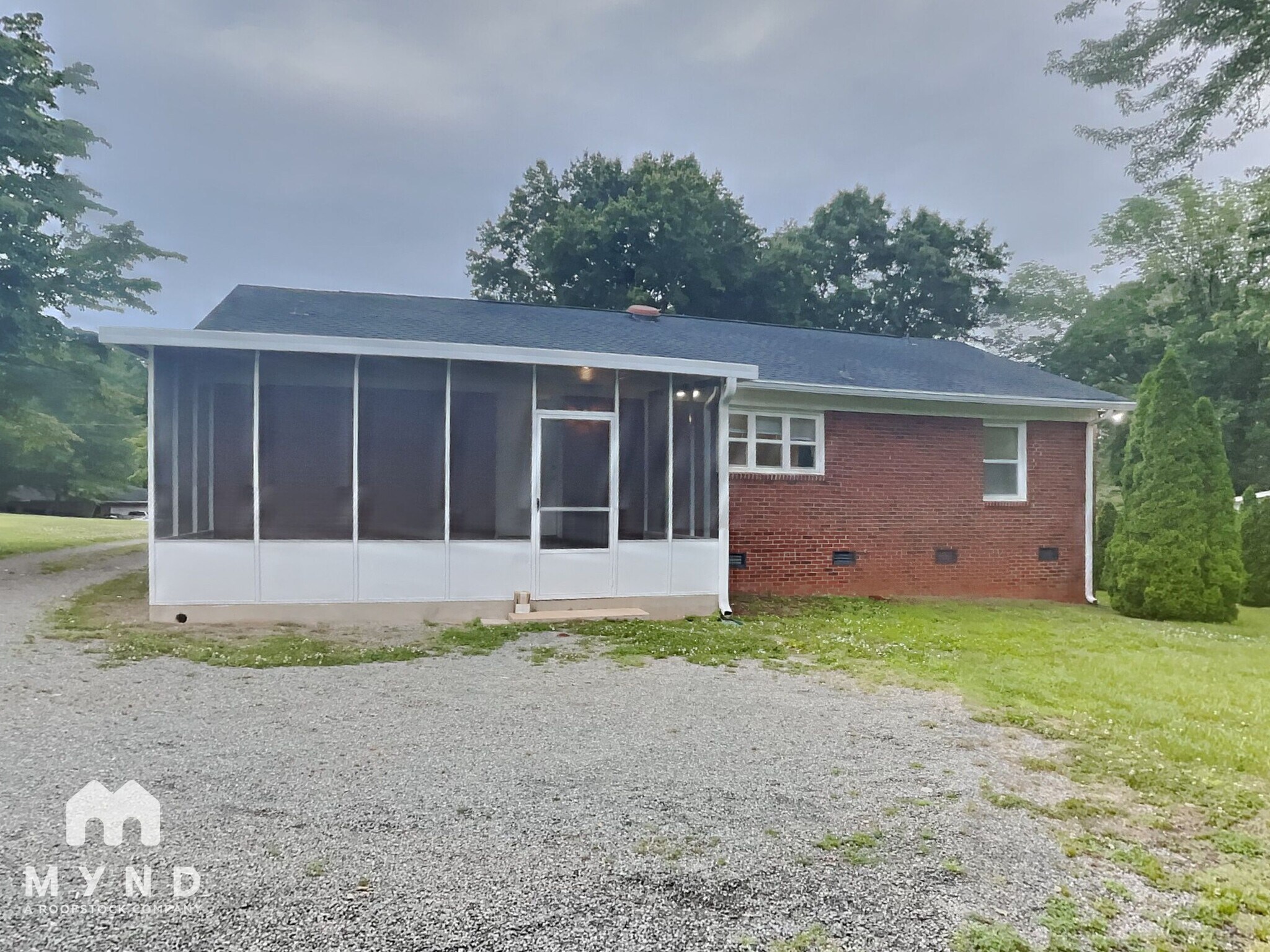 Building Photo - 16812 Clear Creek Dr