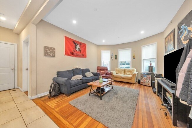 Building Photo - 228 Calumet St