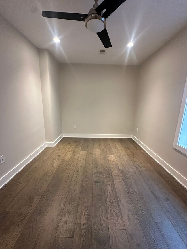 Building Photo - Modern 2 Bedroom, 2 Bathroom Penthouse with Parking in Historic LeDroit Park