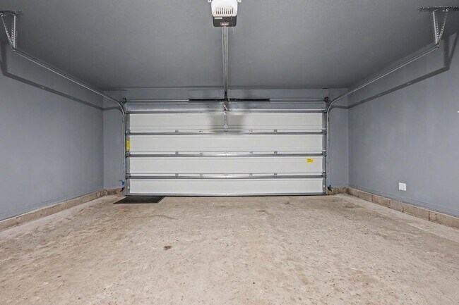 Building Photo - 3277 Chapelwood Dr