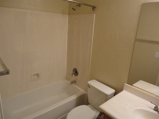 Building Photo - 8409 S 50th Ln