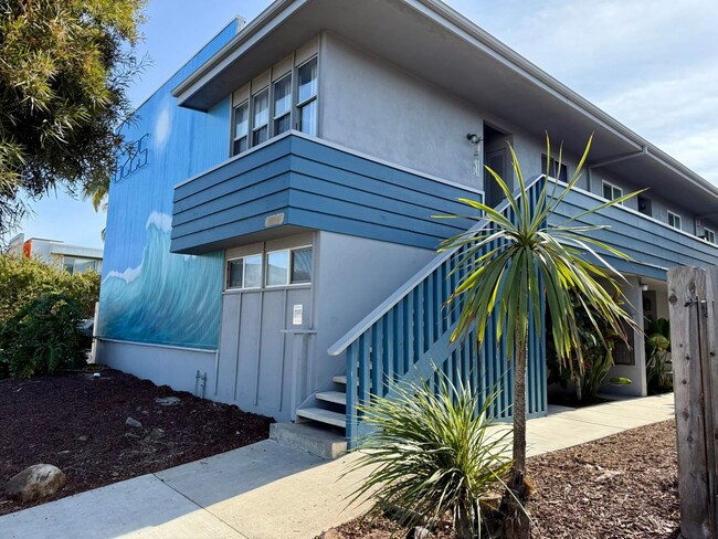 Building Photo - **FREE JUNE**    Freshly Renovated 2 bedro...