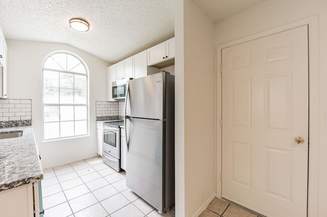 Building Photo - Updated 3BR/2BTH Home for Rent!