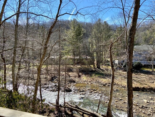 Building Photo - 9315 NC-105