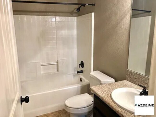 Building Photo - Southern Vista Estates 4-Bedroom Home with...