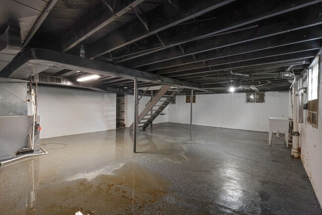 Building Photo - Stunning 3 bedroom home in Duquesne availa...