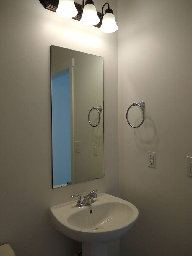 Building Photo - Beautiful Row End Townhouse w 2 car attached