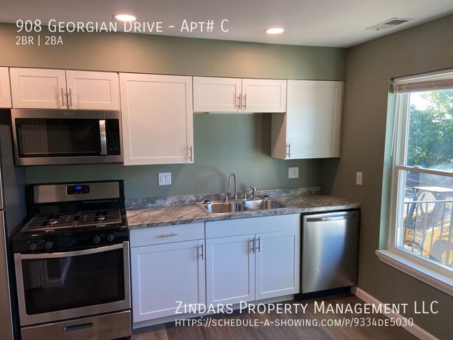 Building Photo - newly remodeled 2 bedroom 1.5 bath apartme...